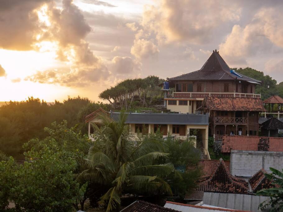 Villa Watu Kodok - Villa Located Close To The Beach Baron Exterior foto