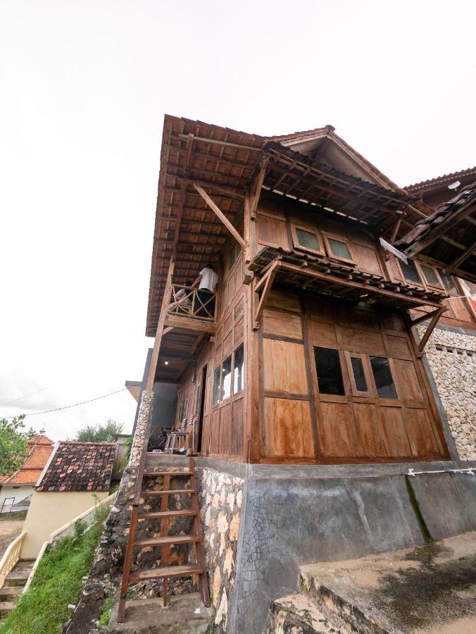 Villa Watu Kodok - Villa Located Close To The Beach Baron Exterior foto